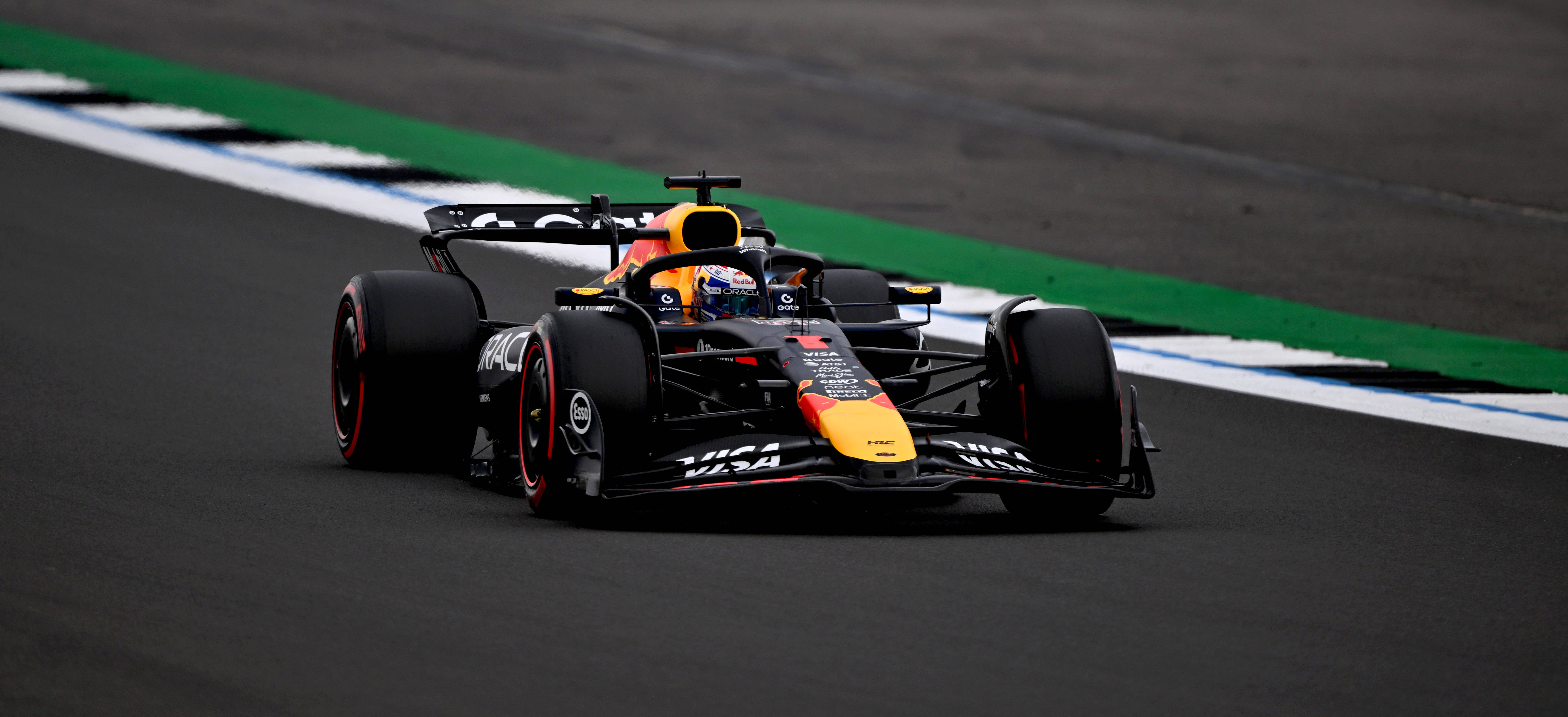 雷诺车队翻盘迈凯伦，维斯塔潘惊艳四座的简单介绍