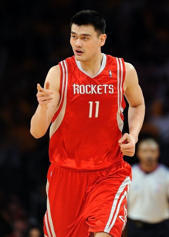 福建队鏖战湖人,易建联刷新纪录 福建队鏖战湖人,易建联刷新纪录