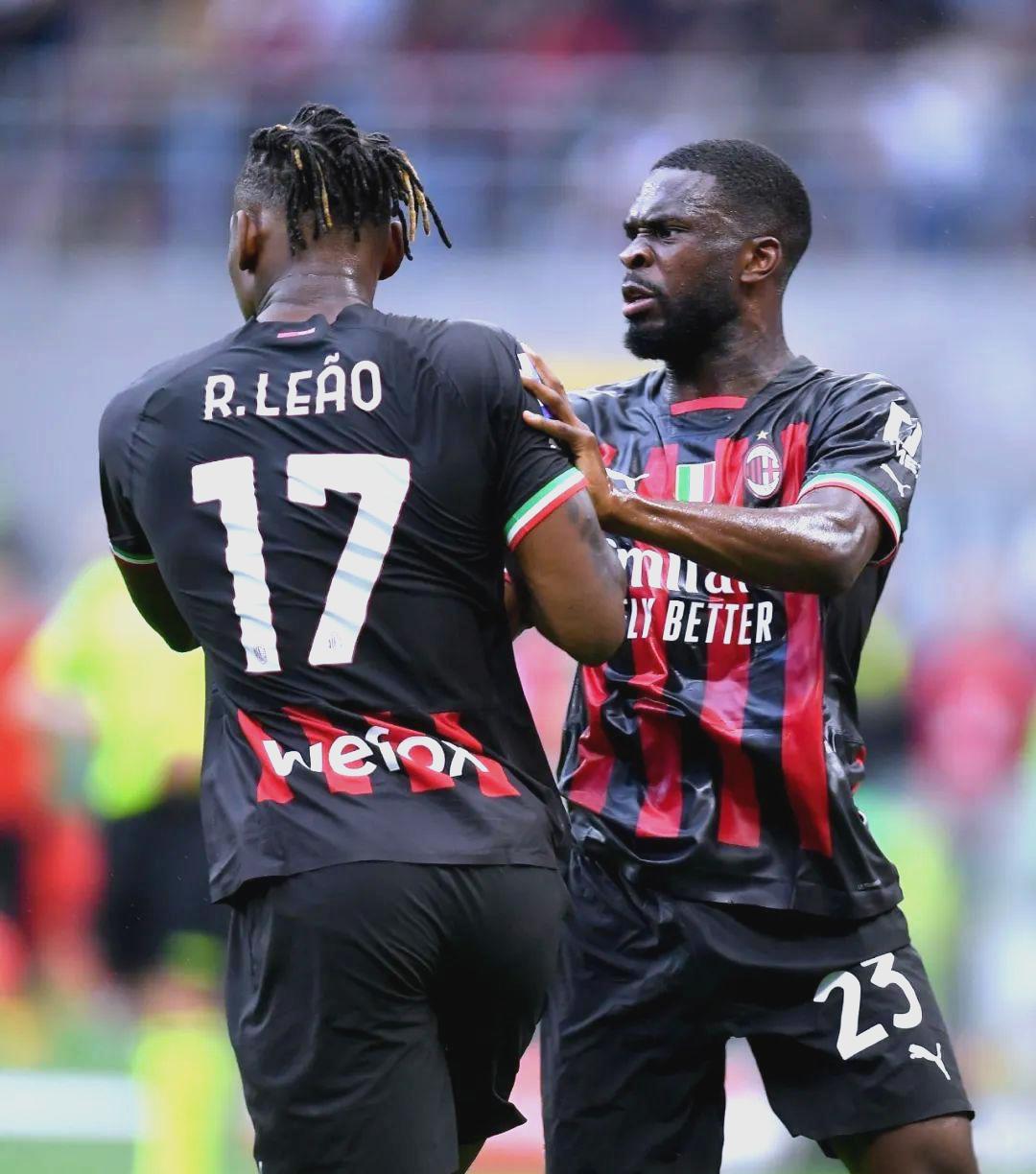 AC米兰逆转巴西，皮克统治全场