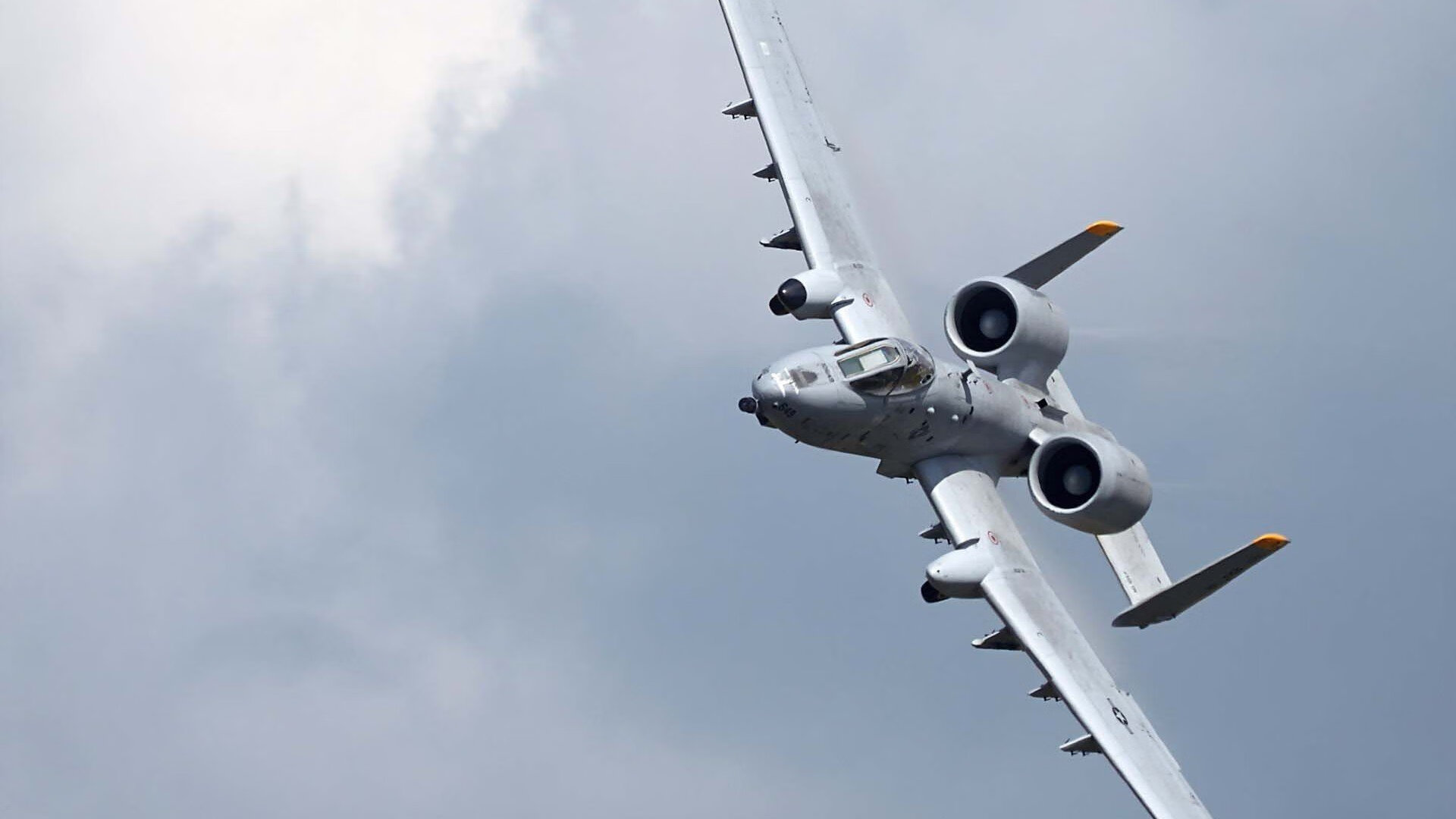 银色闪电撕裂蓝黑铁幕,弗拉霍维奇爆发,雷恩绿茵战车强势碾过国际米兰