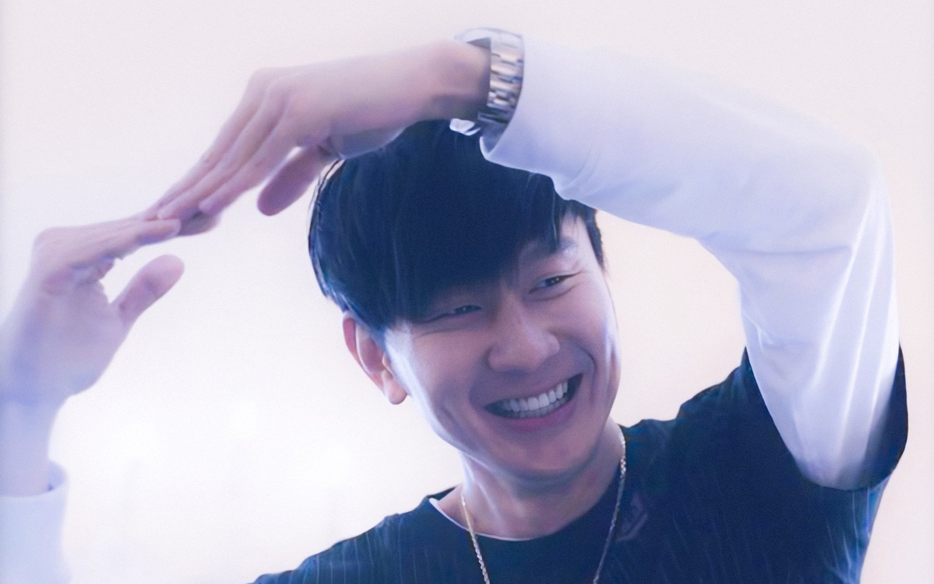 当蒸汽朋克机械钟遇上外科手术刀,德罗赞的旧时代技艺与湖人的精密切割