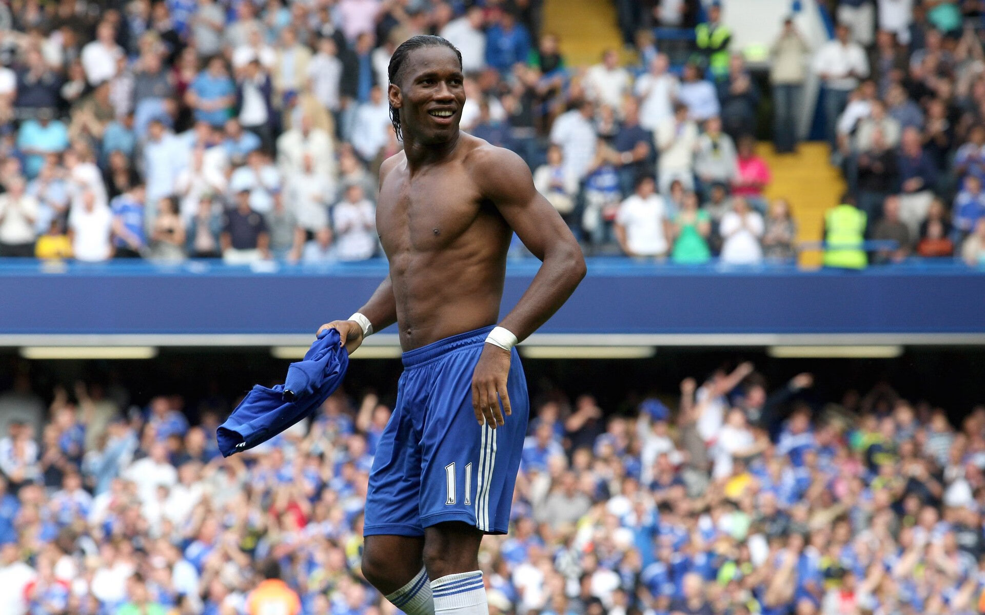 F1轮胎尖叫与篮球鞋摩擦声，那个奇迹之夜的地球两面